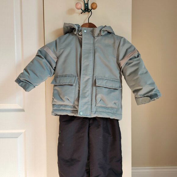 H&M Water-Resistant Padded Parka and Snow Pants with Suspenders - Picture 15 of 16